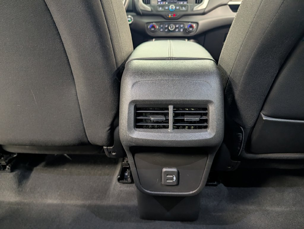 Used 2023 GMC Terrain SLE w/ Driver Convenience Package AWD/4WD image 28