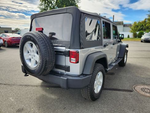 Used 2018 Jeep Wrangler Unlimited Sport S image 13