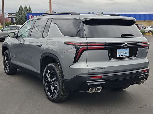 New 2026 Chevrolet Traverse LT w/ Midnight/Sport Edition image 4