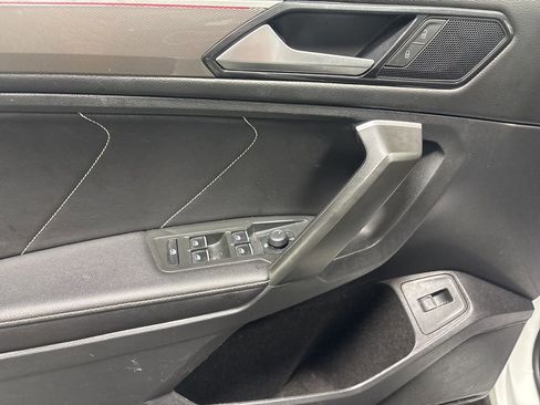 Used 2024 Volkswagen Tiguan SE R-Line image 13