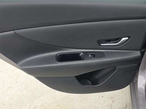 Used 2023 Hyundai Elantra SEL w/ Convenience Package image 29