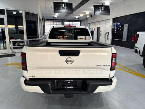 Used 2024 Nissan Frontier SV w/ Technology Package AWD/4WD image 8