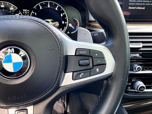 Used 2018 BMW 530i xDrive w/ M Sport Package AWD/4WD image 24