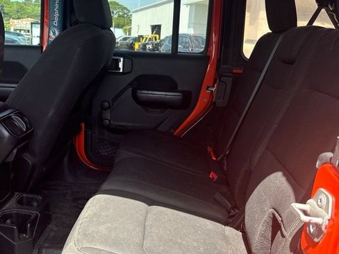 Used 2018 Jeep Wrangler Unlimited Sport AWD/4WD image 6