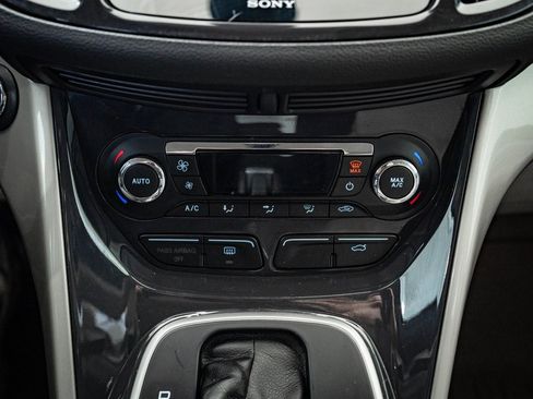 Used 2013 Ford Escape SEL image 32