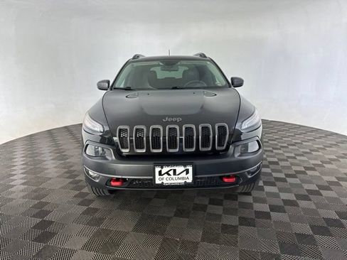 Used 2017 Jeep Cherokee Trailhawk w/ Cold Weather Group AWD/4WD image 3