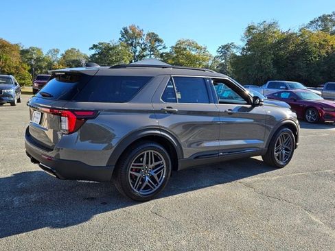 New 2026 Ford Explorer ST-Line w/ ST-Line Street Pack image 14