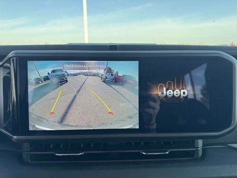 Used 2024 Jeep Wrangler Rubicon image 20