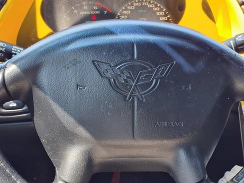 Used 2004 Chevrolet Corvette Coupe w/ Roof Package RWD image 14