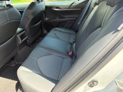 Used 2021 Toyota Camry SE FWD image 12