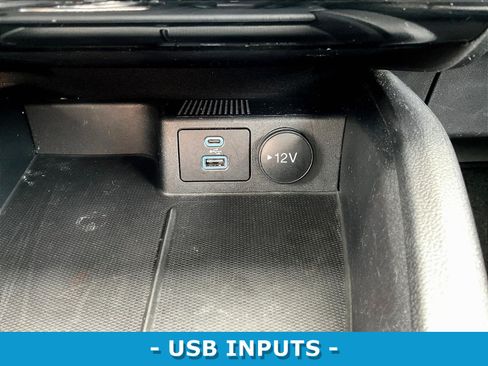 Used 2022 Ford Escape Titanium AWD/4WD image 16