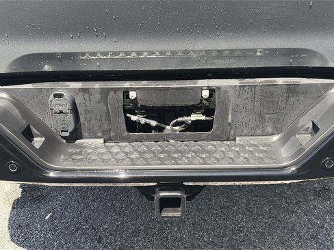 Used 2024 Chevrolet Colorado ZR2 w/ ZR2 Convenience Package III AWD/4WD image 11