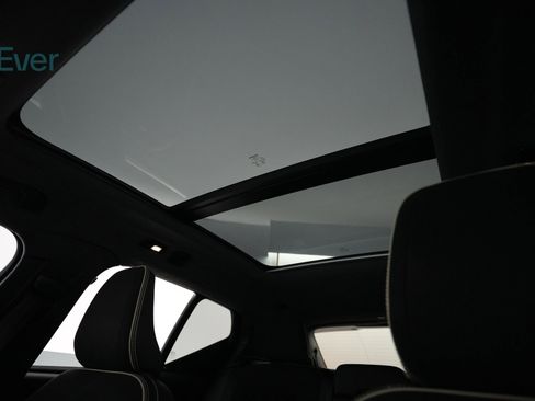 Used 2021 Volvo XC40 P8 Recharge w/ Advanced Package image 25