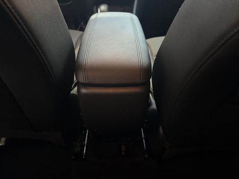 Used 2025 Buick Encore GX Preferred image 24