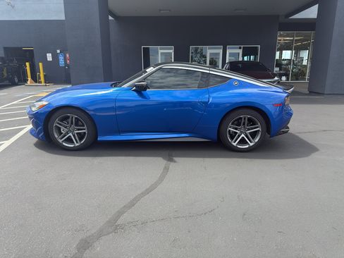 Certified 2024 Nissan Z Performance w/ Floor Mat Package RWD image 16