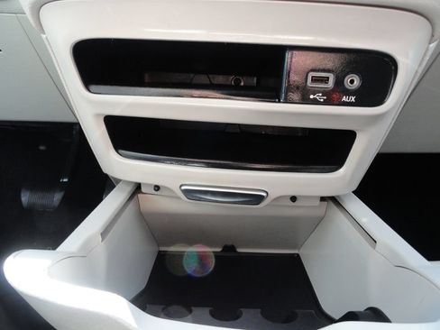 Used 2017 Chrysler Pacifica LX FWD image 28