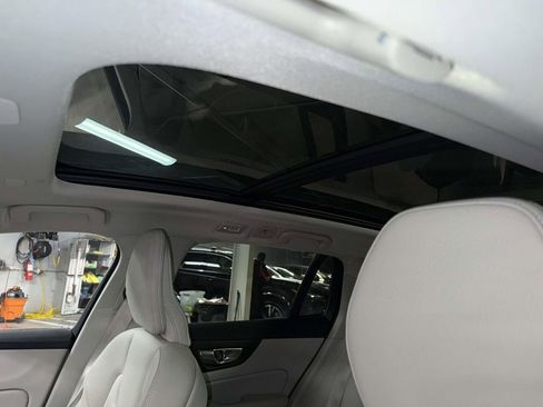 Used 2023 Volvo V60 B5 Cross Country Plus w/ Climate Package image 22