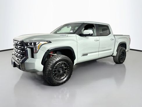 Used 2025 Toyota Tundra Platinum AWD/4WD image 3