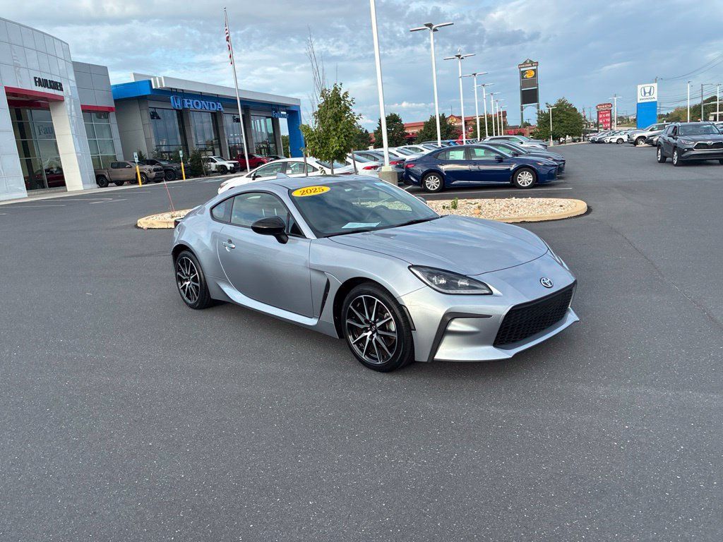 Used 2024 Toyota GR86 RWD image 2