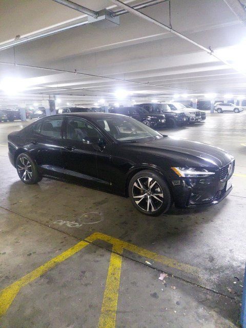 Used 2024 Volvo S60 B5 Core FWD image 1