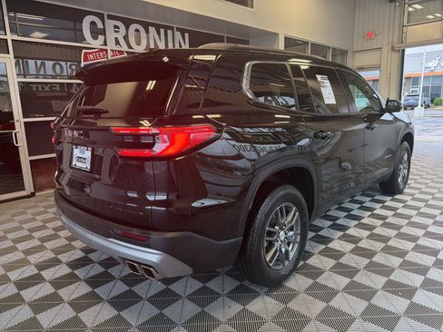 Used 2025 GMC Acadia Elevation FWD image 6