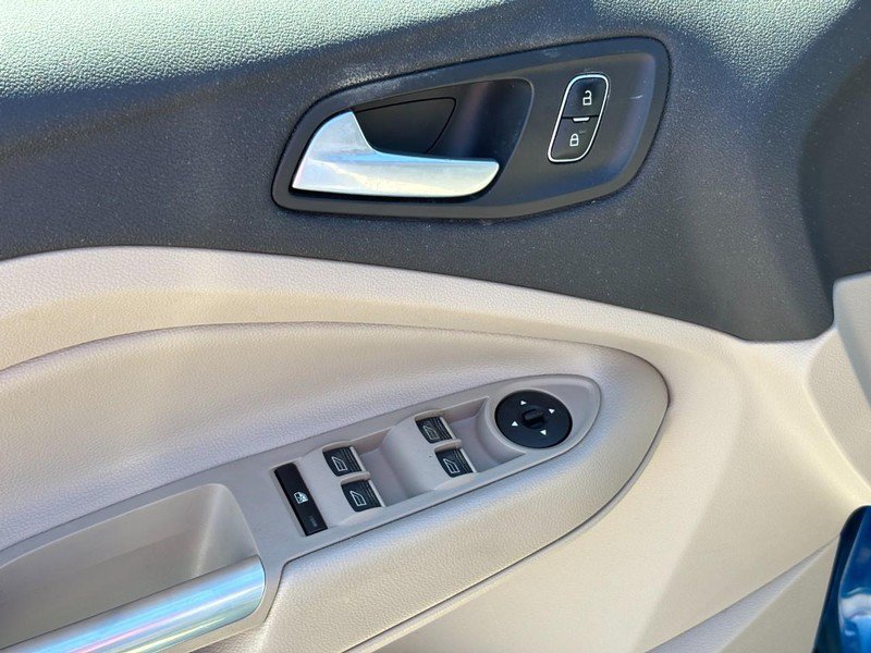 Used 2017 Ford Escape SE w/ SE Leather Comfort Package FWD image 18