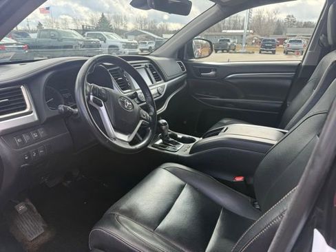 Used 2018 Toyota Highlander Limited image 7