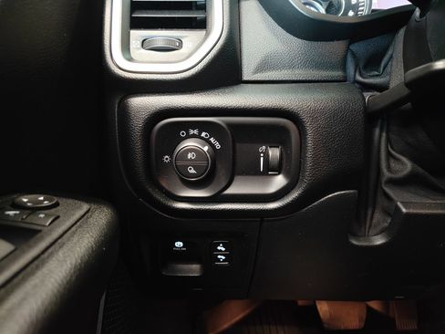 Used 2022 RAM 1500 Big Horn AWD/4WD image 16