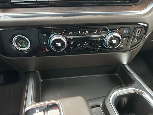 Used 2023 GMC Sierra 1500 SLT w/ SLT Premium Package AWD/4WD image 25