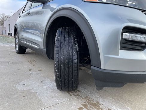 Used 2022 Ford Explorer XLT w/ Equipment Group 202A image 18