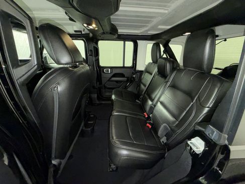 Used 2020 Jeep Wrangler Unlimited Sahara image 24