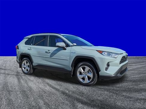 Used 2021 Toyota RAV4 XLE Premium AWD/4WD image 2