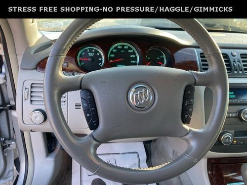 Used 2011 Buick Lucerne CXL image 18