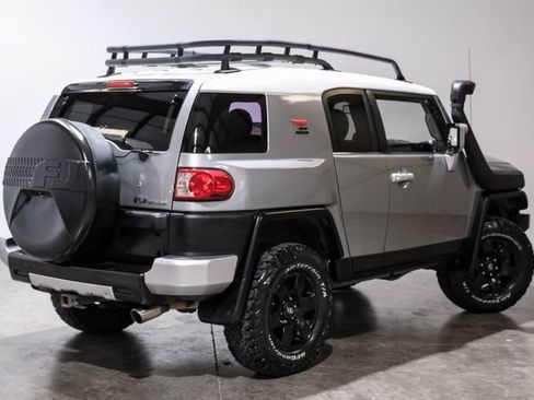 Used 2010 Toyota FJ Cruiser 4WD image 10