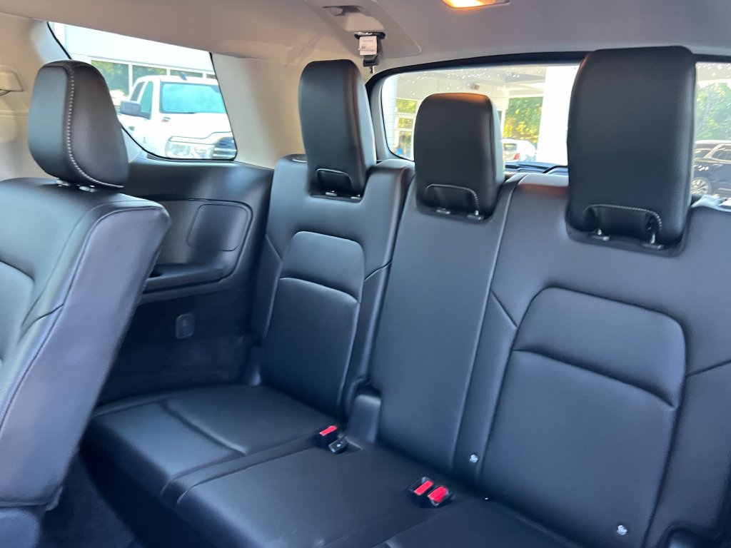 Used 2025 Nissan Pathfinder SL FWD image 12