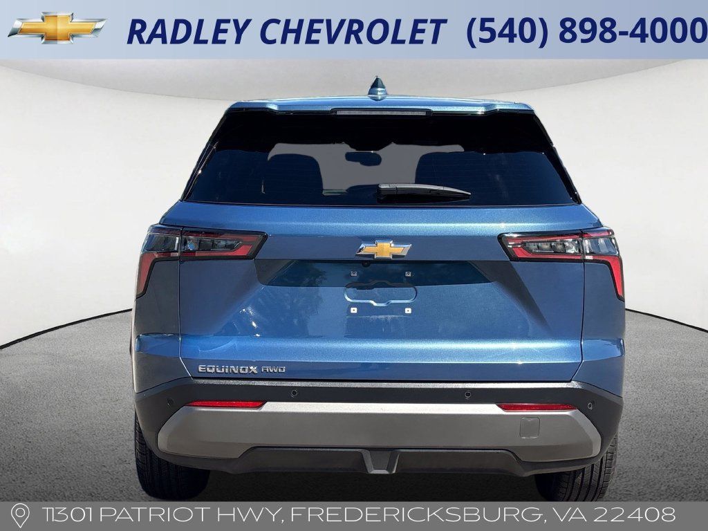 Used 2026 Chevrolet Equinox LT AWD/4WD image 18
