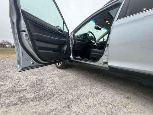 Used 2015 Subaru Outback 2.5i Limited image 17