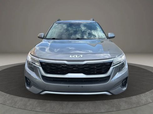 Used 2022 Kia Seltos Nightfall Edition image 2