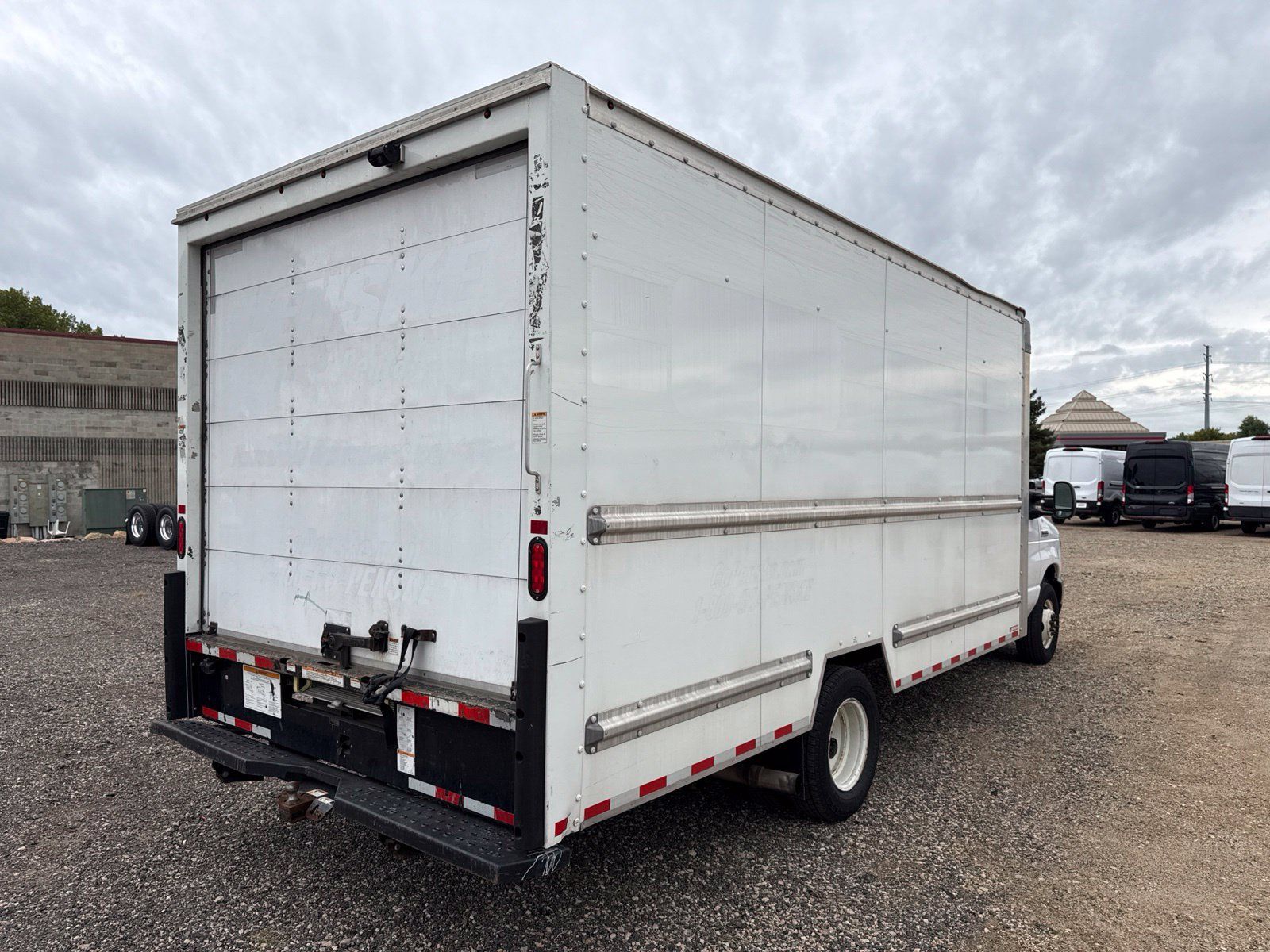 Used 2022 Ford E-350 and Econoline 350 Super Duty RWD image 3