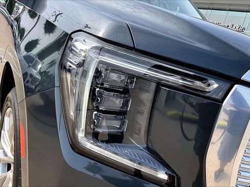 Used 2022 GMC Yukon Denali AWD/4WD image 23