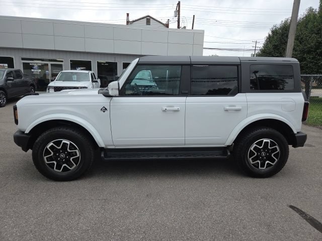 Used 2025 Ford Bronco Outer Banks AWD/4WD image 3