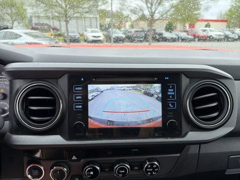 Used 2017 Toyota Tacoma TRD Off-Road w/ Tow Package image 27