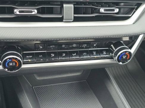 New 2026 Chevrolet Equinox LT w/ Convenience Package II image 32