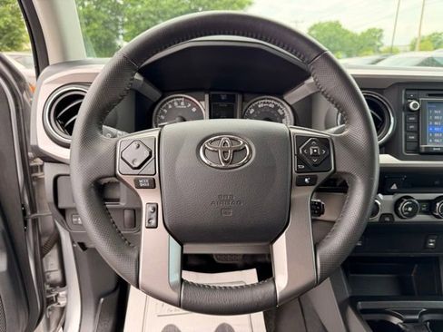 Used 2017 Toyota Tacoma SR5 w/ Tow Package AWD/4WD image 14