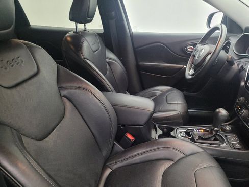 Used 2019 Jeep Cherokee Limited image 21