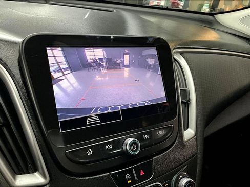 Used 2022 Chevrolet Malibu LT FWD image 13