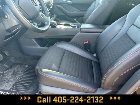 Used 2025 Nissan Rogue SV AWD/4WD image 14