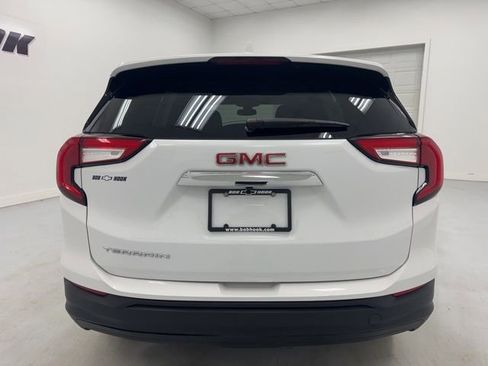 Used 2024 GMC Terrain SLE image 6