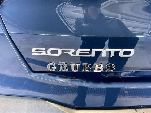 Used 2025 Kia Sorento SX FWD image 33