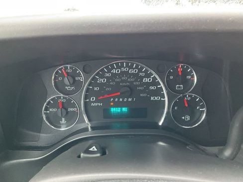 Used 2024 Chevrolet Express 2500 w/ Driver Convenience Package RWD image 12